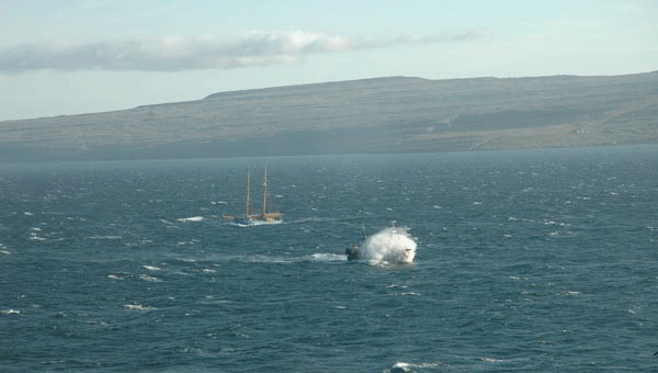 Udsigten fra køkkenet på Nósoy til Tórshavn.