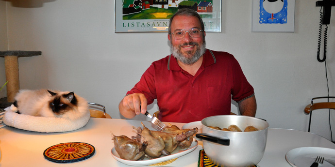 Ricardo Palma etur nta / Ricardo Palma eating Fulmars 18.05.2009 