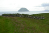 Kirkjugarðurin í Stóra Dímun / Kirkegården på Stóra Dímun / The cemetery in Stóra Dímun.